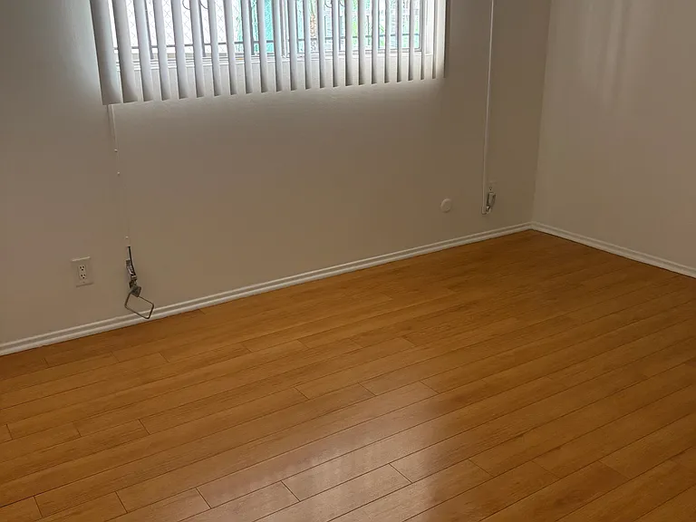 1844 Taft Ave #5 — Photo 4