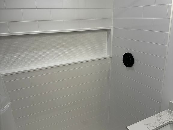 4th image of 11 Medway St APT 4