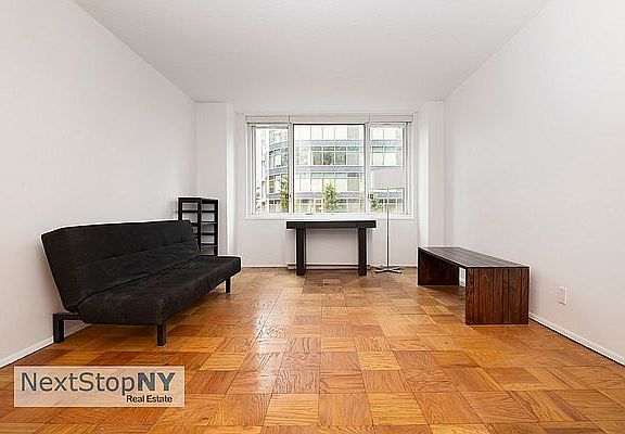 3rd image of 245 E 54th St APT 4N