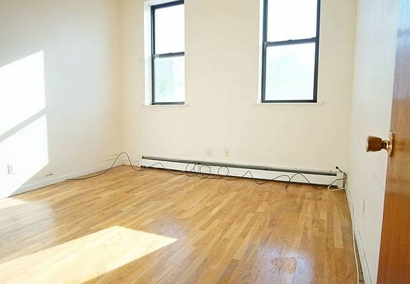 3rd image of 20 Morgan Ave APT 2R