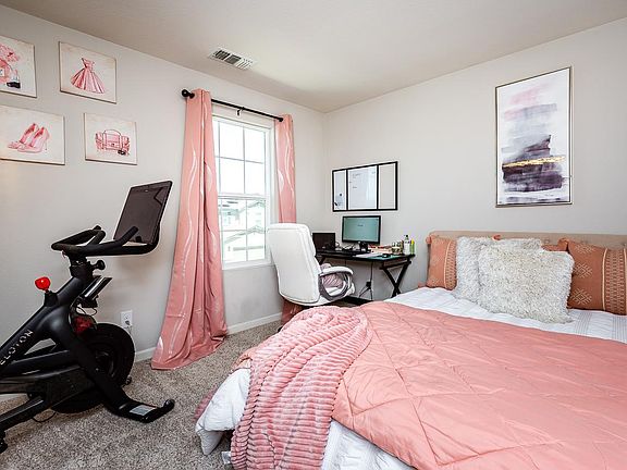 4th image of 2952 Bowden Square Way