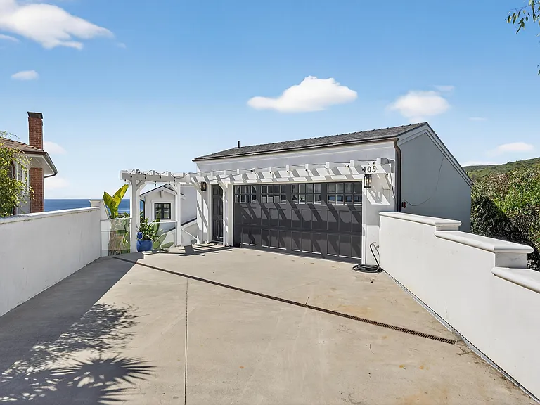 405 Blumont St — Photo 28