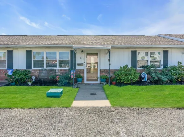 6 Michigan Dr, Matawan, NJ 07747