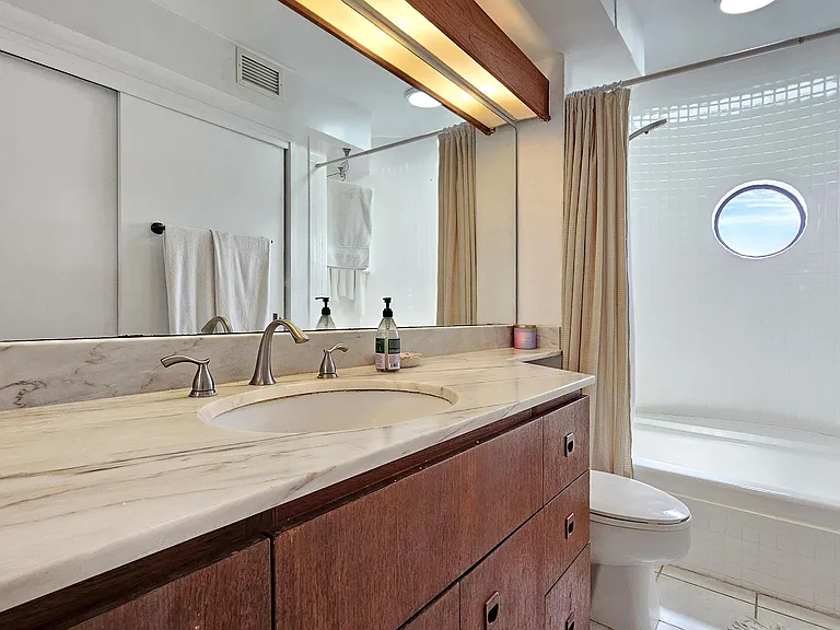 1910 Ala Moana Blvd #17B — Photo 9