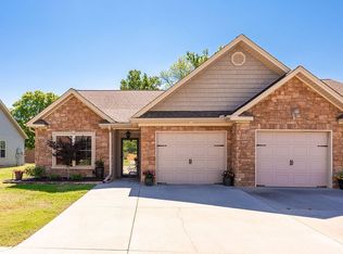 20 Sunset Cove Dr, Rossville, GA 30741