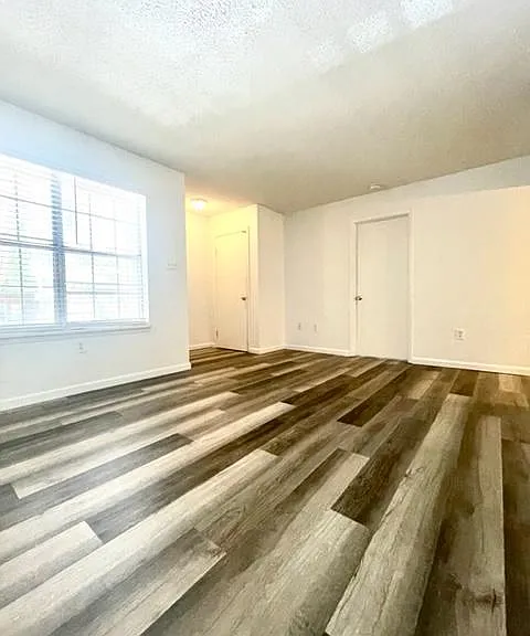 401 N Cromwell Rd #T1 — Photo 5