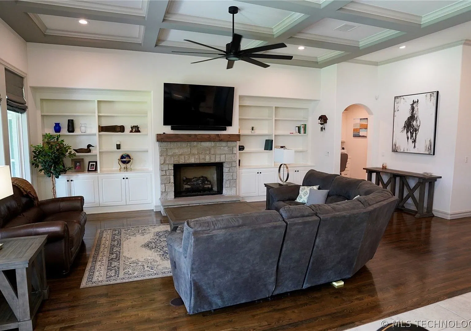 Beautiful Jenks home in Bixby Schools — Photo 3