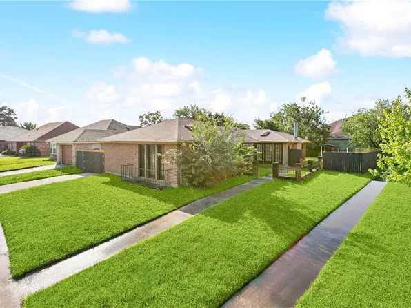 11100 N Idlewood Ct, New Orleans, LA 70128