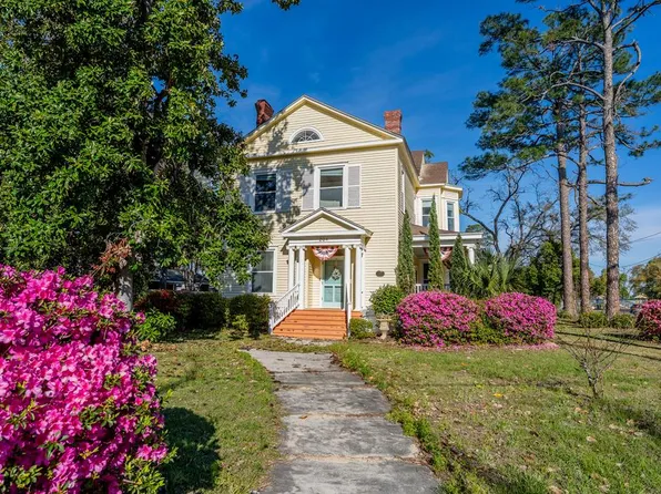 204 Gaskin Ave N, Douglas, GA 31533