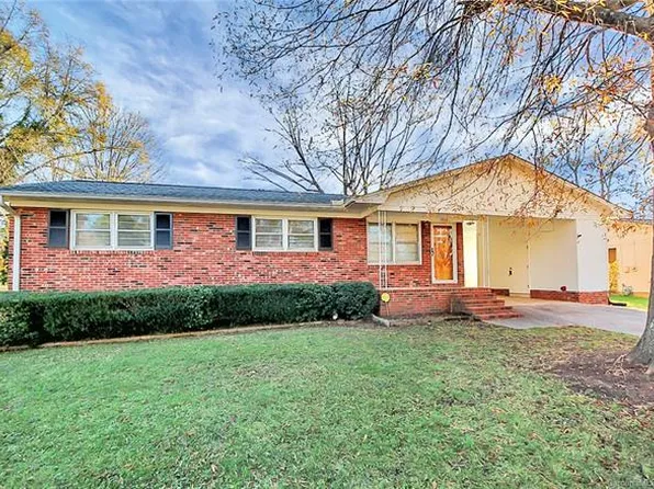 1502 Cloverdale Ln, Gastonia, NC 28052