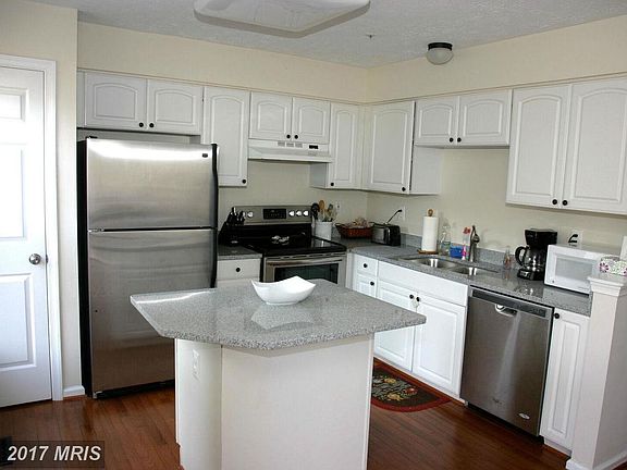 4th image of 25 Milkwood Ct