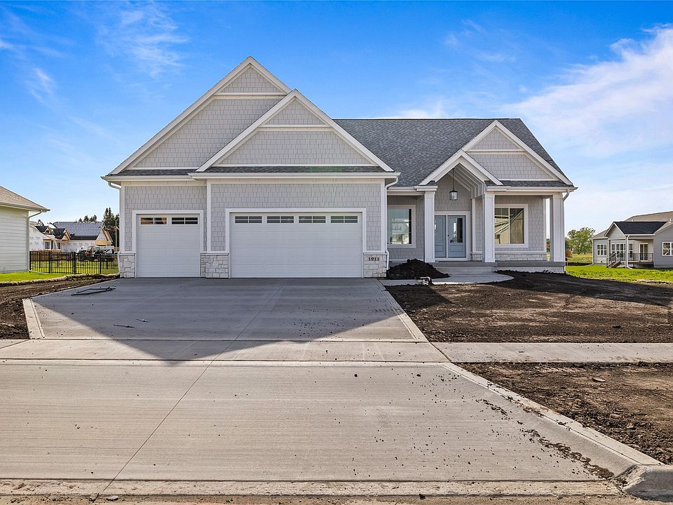 1st image of 1911 NE Pine Lake Cir