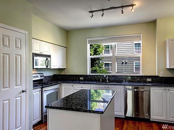 4th image of 3116 164th St SW APT 1307