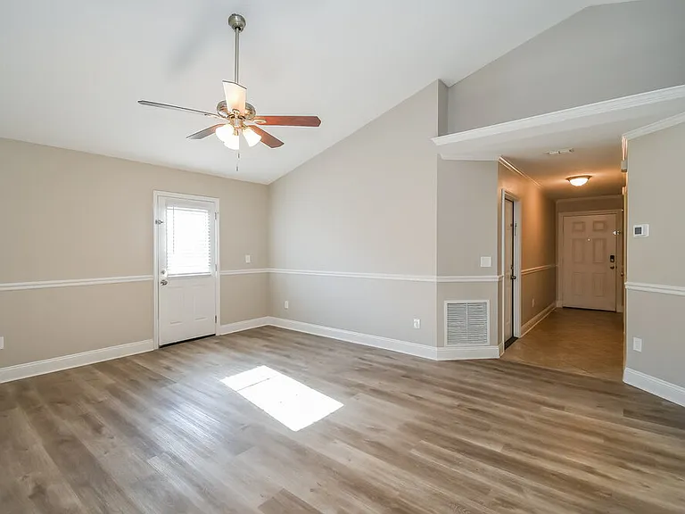 3083 Wavering Ln — Photo 6