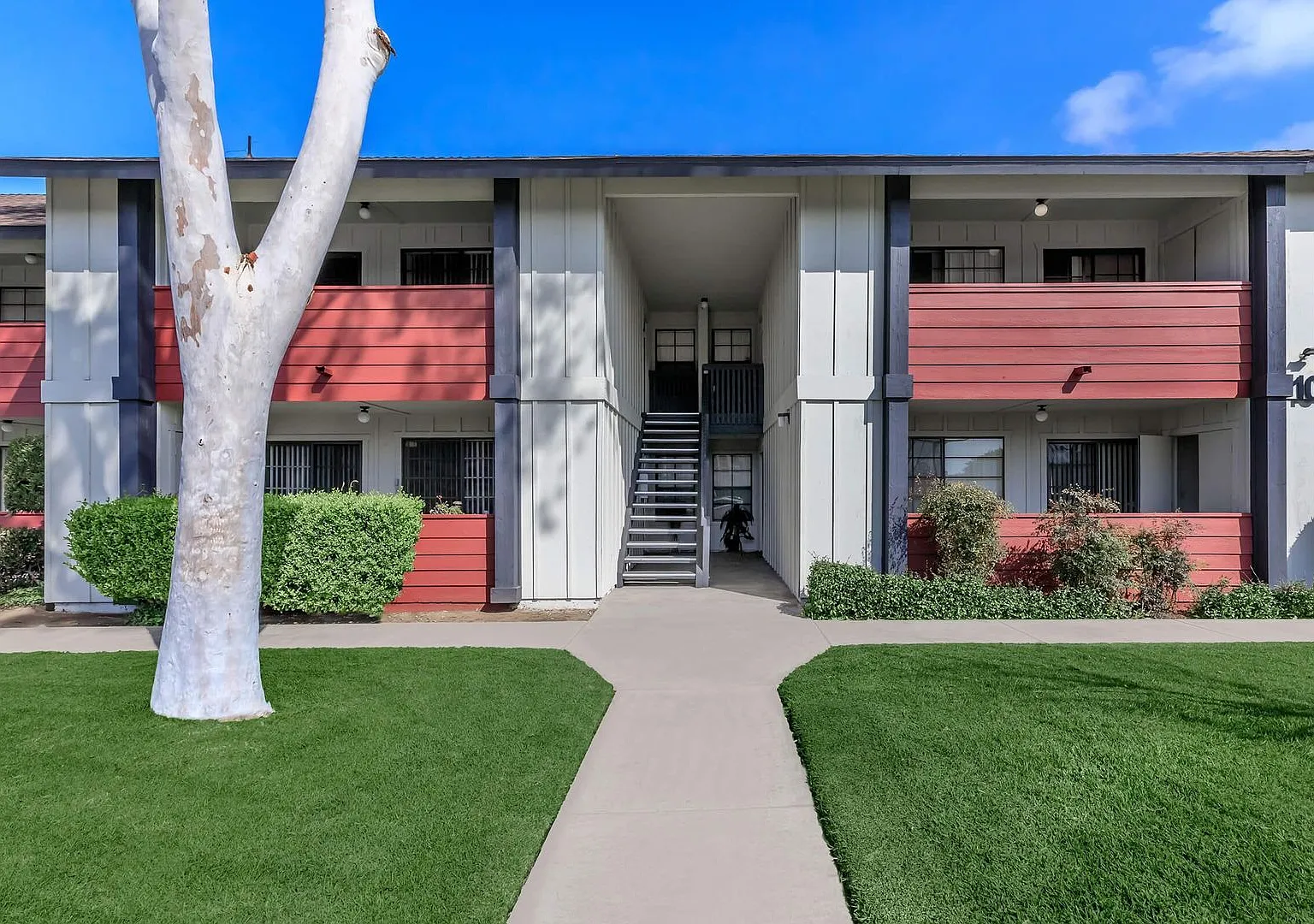 Hollister Creek Apartments — Photo 1