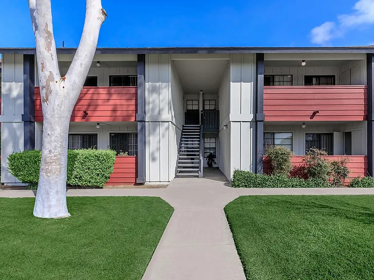 Hollister Creek Apartments — Photo 1