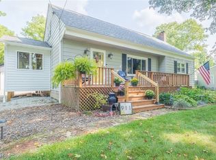 911 Schocalog Rd, Akron, OH 44320