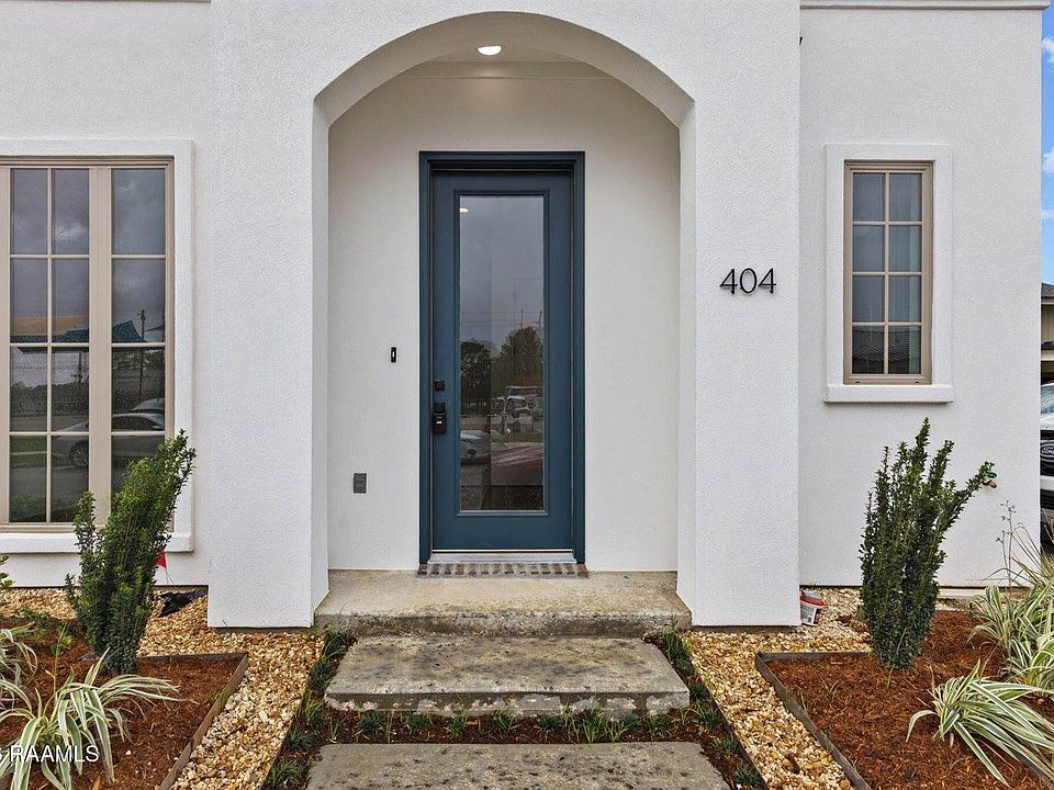 1st image of 805 Broyles St #404