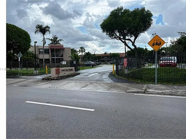 280 W Park Dr APT 101-6, Miami, FL 33172