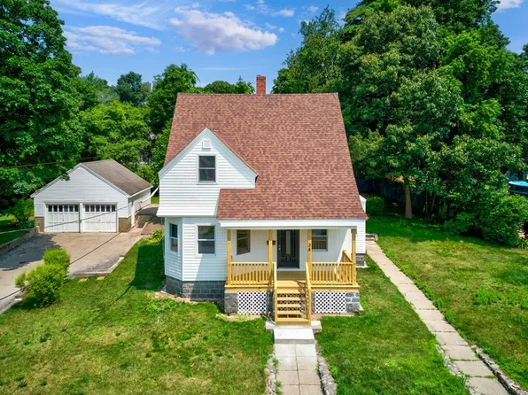 34 Belmont St, Whitman, MA 02382