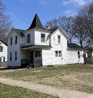 81 McKinley Avenue South — Photo 2
