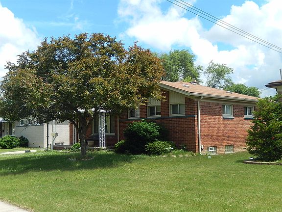 3rd image of 412 Clair St
