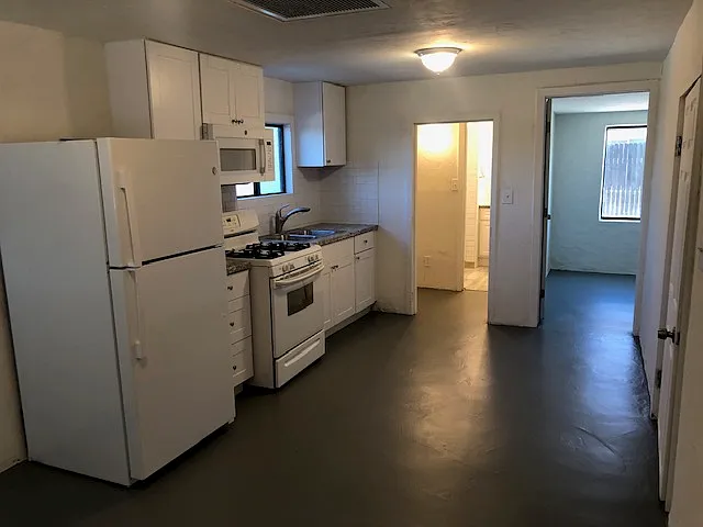 1213 S 9th Ave — Photo 5