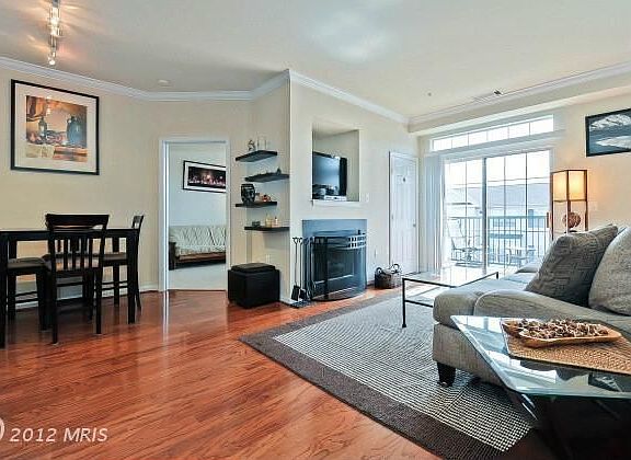 4th image of 2465 Army Navy Dr #1413