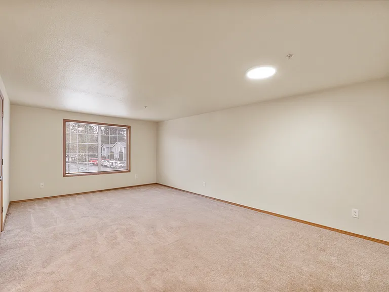 Clark Ave Apartments — Photo 8