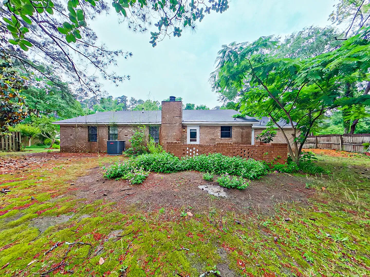3 Bedroom 2 Bath Home in Martinez — Photo 3