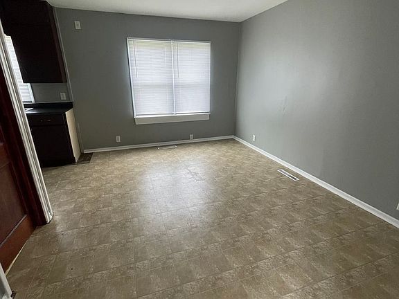 2nd image of 1607 Avenue B APT 2