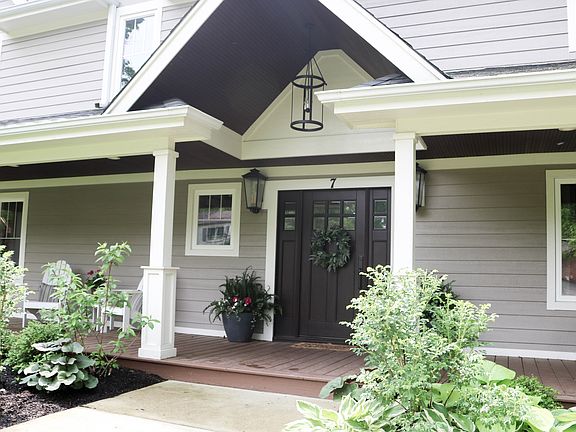 3rd image of 7 Grenadier Ct