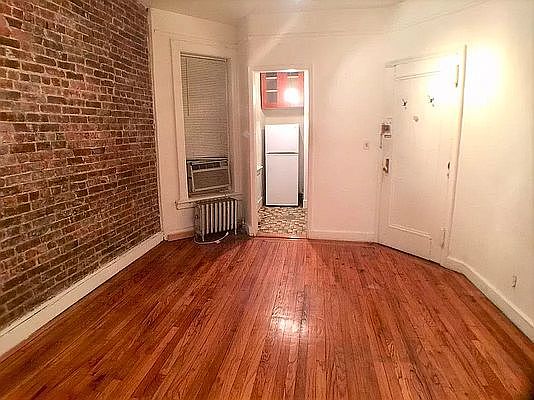5th image of 1515 Lexington Ave APT 4A