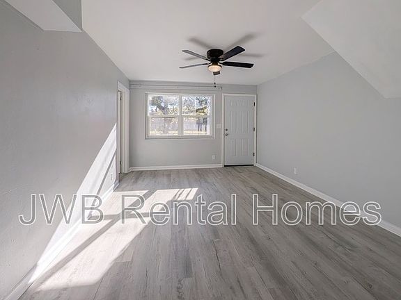 5th image of 3324 N Davis St