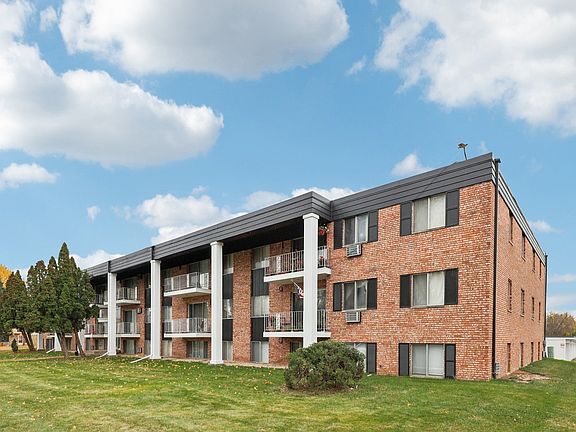 4th image of 212 Thompson Ave W #207