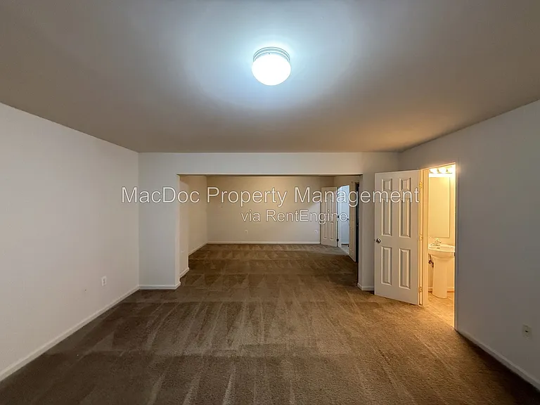 219 Merrill Ct — Photo 25