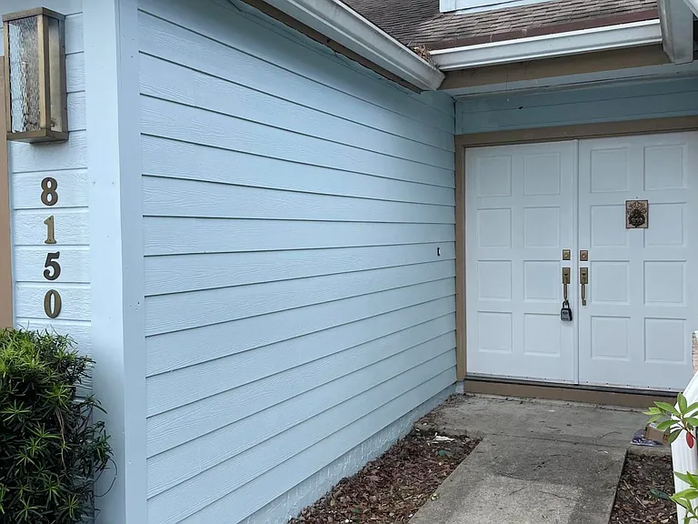 8150 Loch Lomond Ln — Photo 2