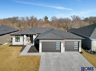 1230 N 104th St, Lincoln, NE 68527
