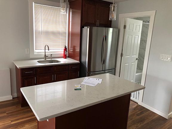 3rd image of 15 Gless Ave Unit 2