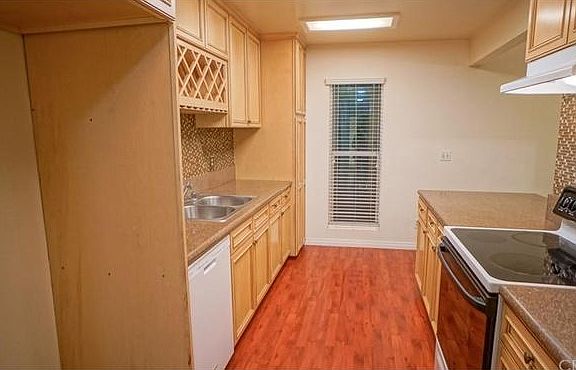 2nd image of 1485 E Wilson Ave APT G