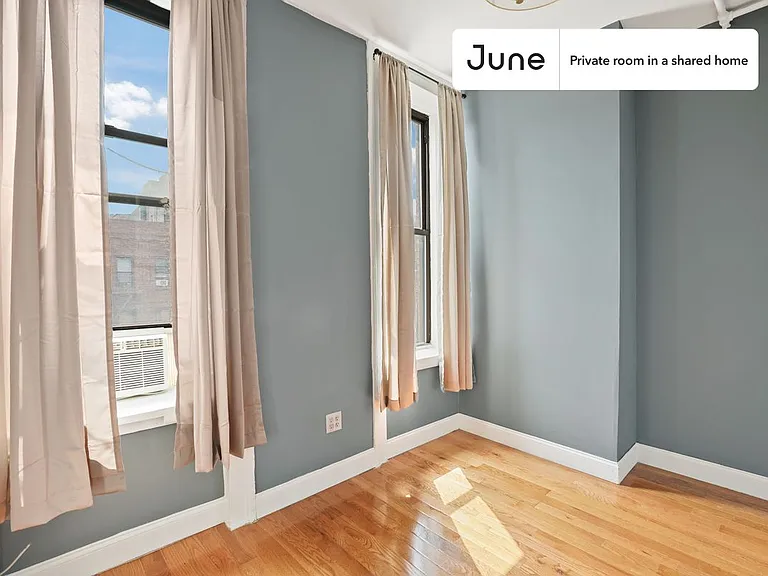 31 Saint Marks Pl #B — Photo 1