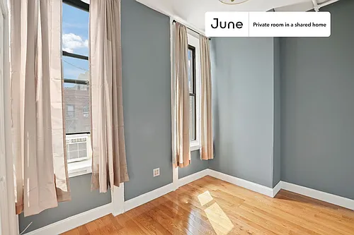 31 Saint Marks Pl #B Photo 1