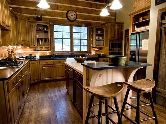 Lake Lodge Kitchen