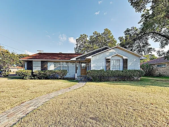 8476 Sweetwood Dr, Dallas, TX 75228