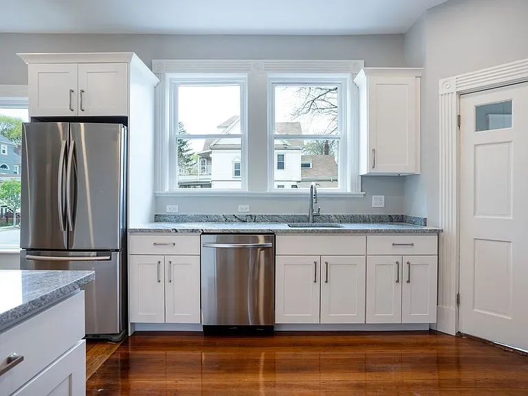 55 Lyndhurst St #1 — Photo 4