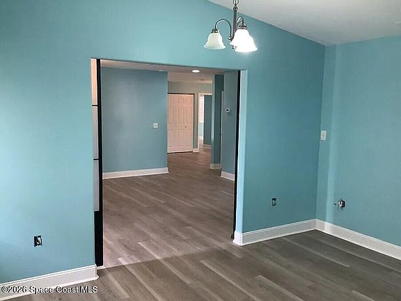 5th image of 180 Richards Rd