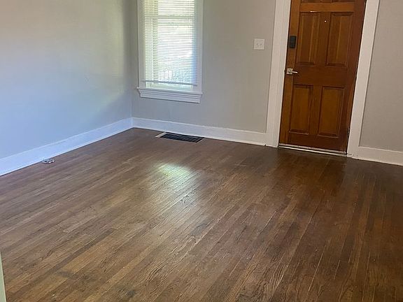 2nd image of 625 S 10th St #625