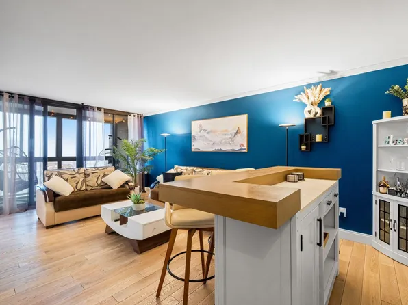 9060 Palisade Avenue image 1 of 43