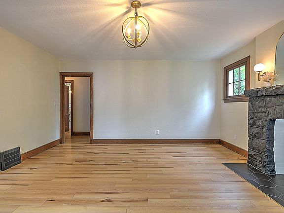 4th image of 2216 Cypress St