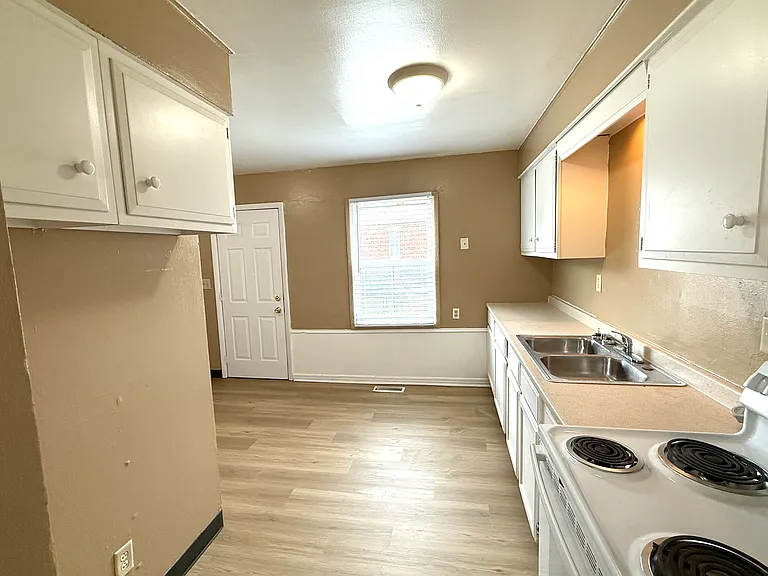 401 Morris Dr — Photo 7